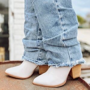 🆕️ Steve Madden Layne Western Blue Denim Booties Boots Size 9 Bohemian Western